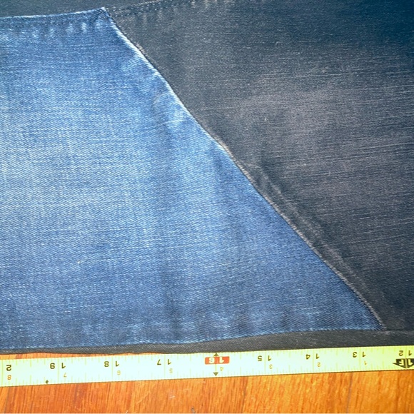 2 Toned Hudson Jeans - Picture 4 of 5